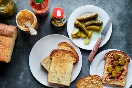 Peanut Butter, Pickle, and Sriracha Sandwich: A No-Recipe Classic with a Bold Twist