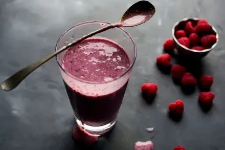 Inspired by Frozen Berries: A Cinnamon-Kissed Smoothie Recipe