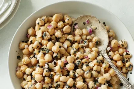 Chickpea Salad With Gim (Roasted Seaweed Chickpea Salad)