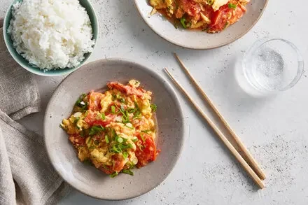 Scrambled Eggs with Ginger-Tomato Sauce: A Timeless Chinese Comfort Dish