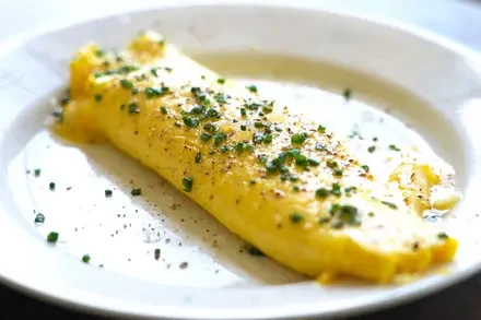 Antoni Porowski’s French Omelet with Cheese and Chives