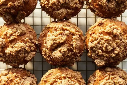 Cinnamon Crumb Cake Muffins