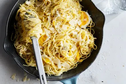 Quick and Easy Egg-Pasta Skillet: A Minimal-Ingredient Comfort Dish